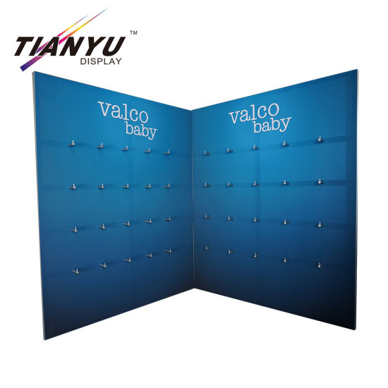 Messestand Design anzeigen für Messe mit Storage / Shelfves, Haken